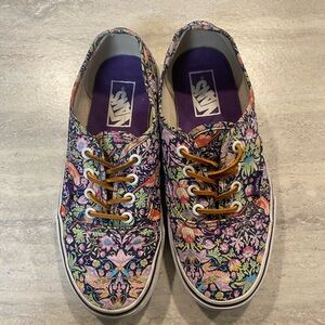 Vans Floral Canvas Shoes | Women’s 7 / Men’s 5.5 | Colorful Garden Print